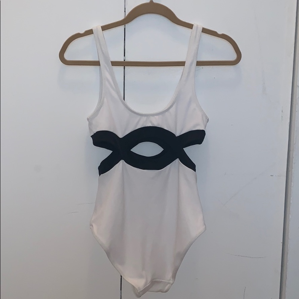 Oye swimwear. Size medium. Worn once. - Picture 4 of 5